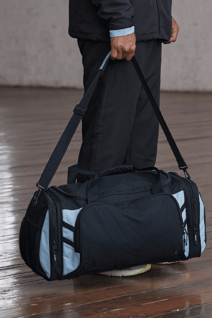 [4001020] 4001 - TASMAN SPORTS BAG (Black)
